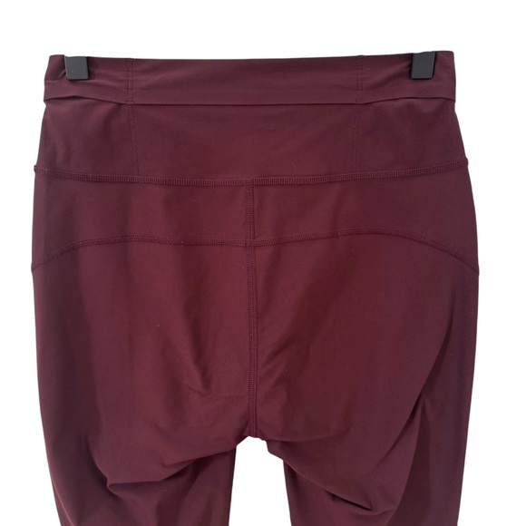 On Running Active Tights in "Mulberry" Size XS - Picture 11 of 15